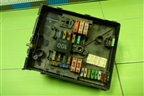 Блок предохранителей подкапотный (1K0937125) для Volkswagen Golf V с 2003-2009г