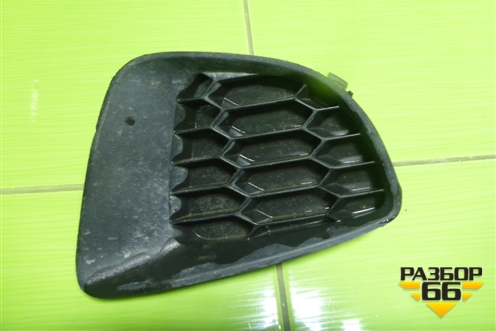 Решетка в передний бампер левая (D65150C21) для Mazda Mazda 2 (DE) с 2007г