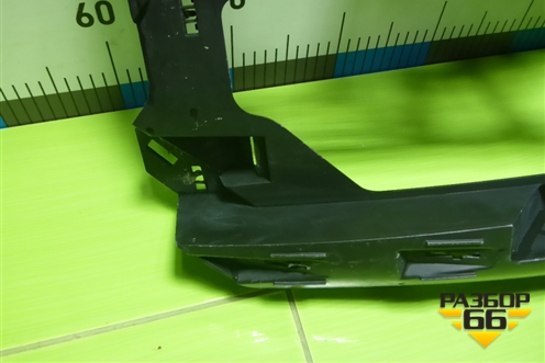 Кронштейн переднего бампера левый (2K5807723) для Volkswagen Caddy с 2016г