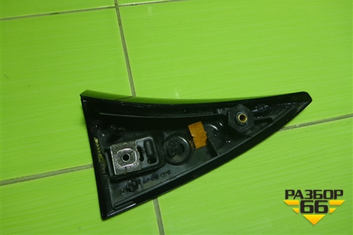 Накладка двери багажника правая (уголок) (960323726R) для Renault Kaptur с 2016г