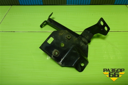 Кронштейн передней панели центральный для Mazda Mazda 5 с 2005-2010г