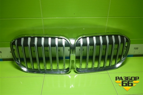 Решетка радиатора (51138494817) для BMW 7-серия G11/G12 с 2015г