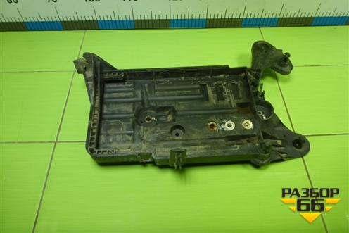 Площадка под аккумулятор (5Q0915331K) для Skoda Octavia (A7) с 2013г