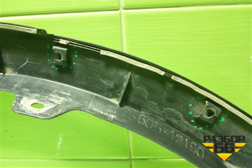 Накладка заднего крыла правого (до 2015г) (7560542190) для Toyota Rav-4 с 2012-2019г