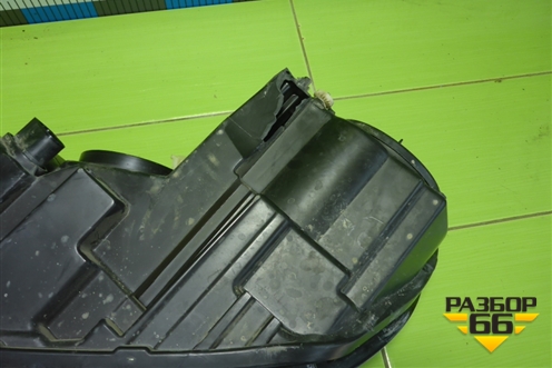 Фара правая (галоген) (5N1941006) для Volkswagen Tiguan с 2011-2016г