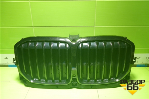 Решетка радиатора (под камеру) (511322677510) для BMW X5 G05 с 2018г