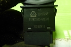 Кнопка люка (812W255036103) для Sitrak  C7H