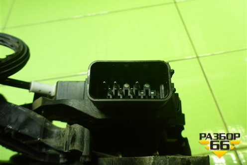Замок двери передней правой (3M5AR21812AM) для Ford Focus 2 с 2008-2011г (Фокус)