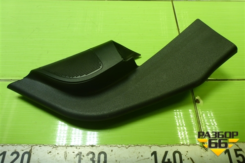 Накладка двери передней правой уголок (4M51A23408AJ3YYW) для Ford Focus 2 с 2008-2011г (Фокус)