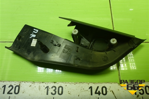 Накладка двери передней правой уголок (4M51A23408AJ3YYW) для Ford Focus 2 с 2008-2011г (Фокус)