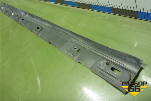 Накладка на порог наружная правая (5M5110154AB) для Ford Focus 2 с 2008-2011г (Фокус)