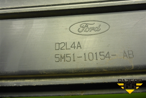 Накладка на порог наружная правая (5M5110154AB) для Ford Focus 2 с 2008-2011г (Фокус)