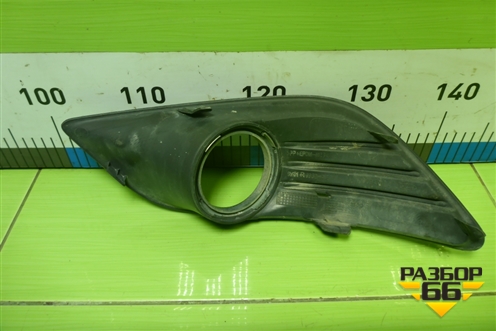 Накладка ПТФ правая (8M51R19952AEW) для Ford Focus 2 с 2008-2011г (Фокус)