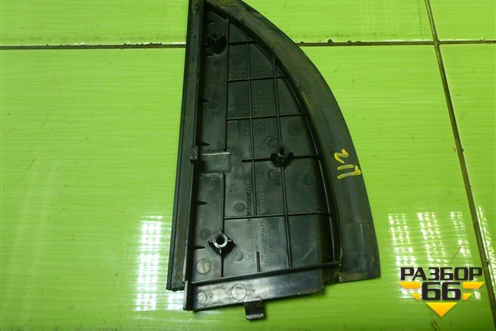 Накладка двери задней правой уголок (8383403D020) для Hyundai Sonata-5 с 2001г