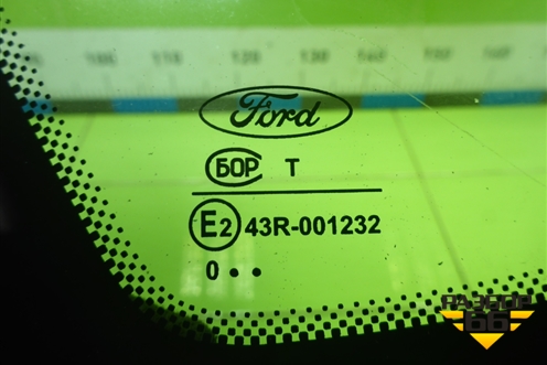 Стекло глухое левое (хетчбэк) для Ford Focus 2 с 2008-2011г (Фокус)