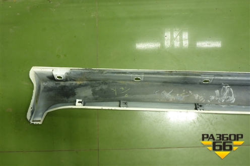 Накладка на порог наружная правая (7585060040) для Toyota Land Cruiser (200) с 2008г (Ленд Крузер)