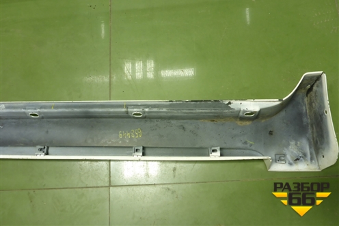 Накладка на порог наружная правая (7585060040) для Toyota Land Cruiser (200) с 2008г (Ленд Крузер)