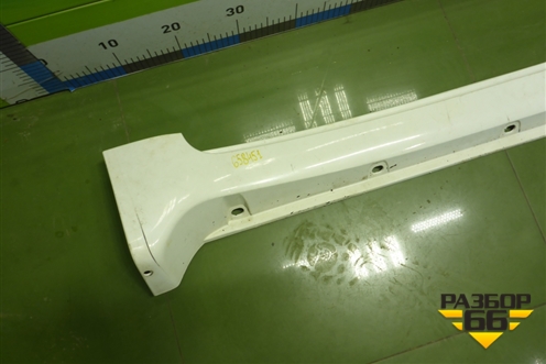 Накладка на порог наружная левая (7586060040) для Toyota Land Cruiser (200) с 2008г (Ленд Крузер)