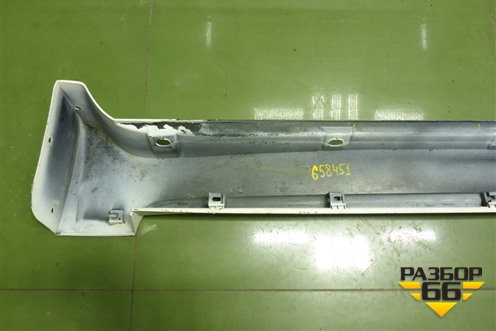 Накладка на порог наружная левая (7586060040) для Toyota Land Cruiser (200) с 2008г (Ленд Крузер)