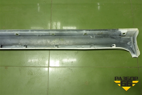 Накладка на порог наружная левая (7586060040) для Toyota Land Cruiser (200) с 2008г (Ленд Крузер)