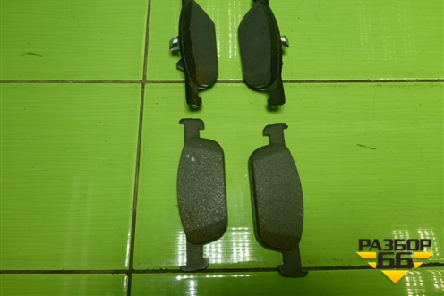 Колодки тормозные передние (новые) (410605536R) для Renault Sandero с 2013-2022г