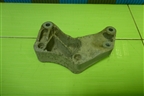 Кронштейн КПП левый (13185906) для Opel Corsa D с 2006-2014г
