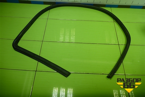 Уплотнитель двери передней правой (13254858) для Opel Corsa D с 2006-2014г (Корса Д)