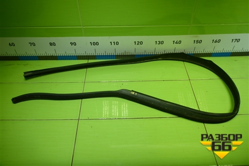 Уплотнитель на кузов правый для Renault Logan с 2004-2015г (Логан)