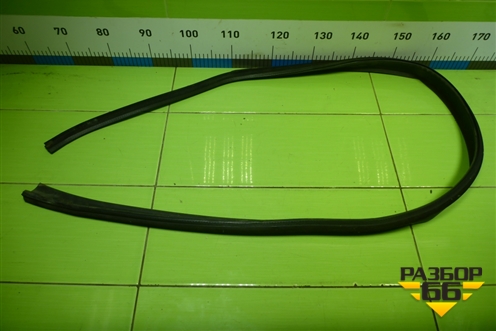 Уплотнитель на кузов правый для Renault Logan с 2004-2015г (Логан)