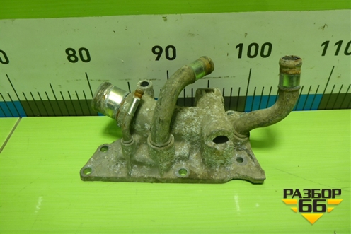 Фланец двигателя системы охлаждения (1.6л HR16) для Nissan Tiida (C11X) с 2004-2013г (Тиида)