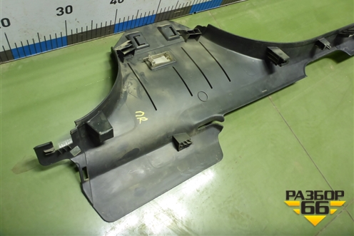 Накладка порога внутренняя переднего правого (5ти дверный кузов) (13219433) для Opel Corsa D с 2006-2014г (Корса Д)