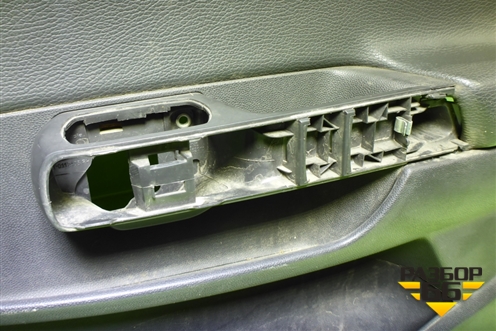 Обшивка двери передней правой под электрику (5ти дверный кузов) (P1002881) для Opel Corsa D с 2006-2014г (Корса Д)