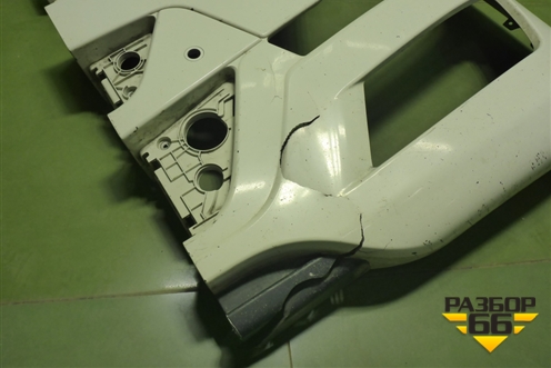 Бампер передний левая часть  (8406923C6200) для Dongfeng DFH4180