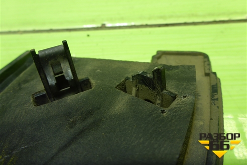 Накладка двери задней правой (уголок) (0K2A168510B) для Kia Spectra с 2001г (Спектра)