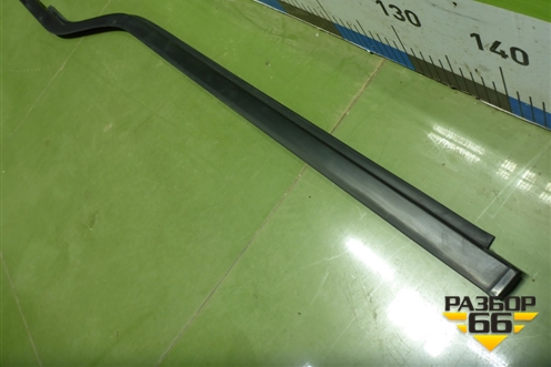 Накладка стекла переднего левого для Hyundai Porter с 1996-2011г (Портер)