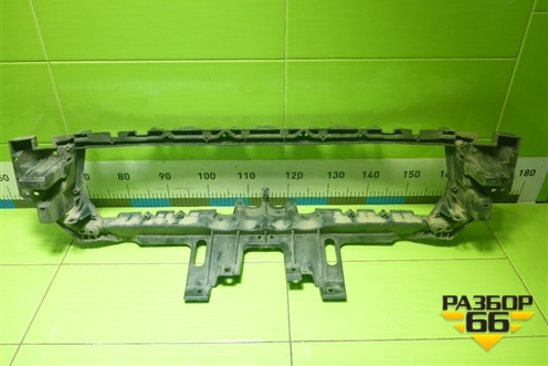 Кронштейн решетки радиатора (8U0853692C) для Audi Q3 с 2011-2018г (Ку 3)