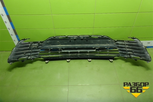 Решетка в передний бампер центральная (после 2020г) (5311306240) для Toyota Camry V70 с 2017г (Камри)