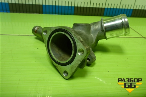 Фланец двигателя системы охлаждения (1.6л G4FC) (256002B003) для Kia Rio с 2011-2016г (Рио 3)