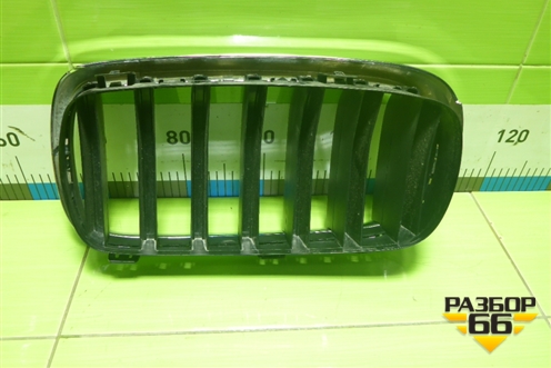 Решетка радиатора правая (7316076) для BMW X5 F15 с 2013г (Х5 Ф15)