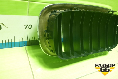 Решетка радиатора левая (7316075) для BMW X5 F15 с 2013г (Х5 Ф15)