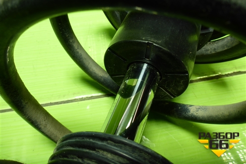 Амортизатор передний правый (546612W450) для Hyundai Santa Fe с 2012-2018г (Санта Фе)