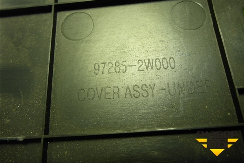 Накладка на торпедо (правая под бардачком) (972852W000) для Hyundai Santa Fe с 2012-2018г (Санта Фе)