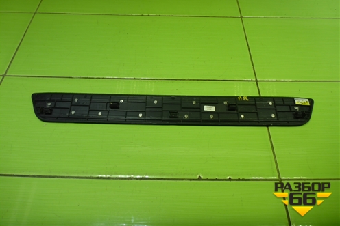 Накладка порога внутренняя переднего правого (в проём) (858842W500) для Hyundai Santa Fe с 2012-2018г (Санта Фе)