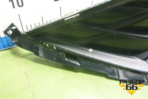 Решетка в передний бампер центральная (8891861846) для Geely Atlas 2 с 2023г (Атлас)