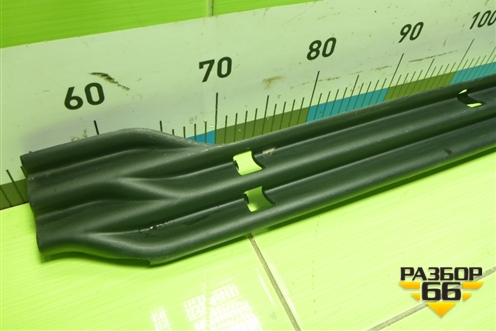 Накладка на решетку радиатора (зимняя) (9682872077) для Citroen C4 с 2005-2011г (С4)