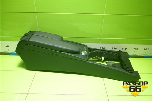 Подлокотник (правый руль) (A2046800150) для Mercedes Benz C-Klass W204 с 2007-2014г (Ц)