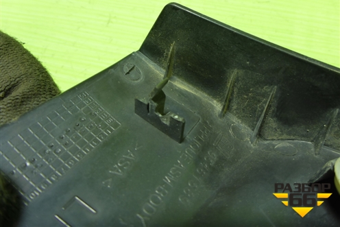 Накладка переднего крыла левого уголок (95461589) для Chevrolet Aveo (Т300) с 2011г (Авео Т300)