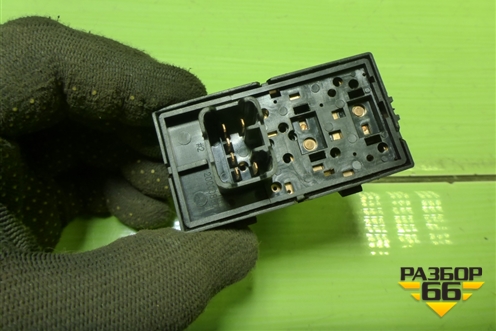 Кнопка стеклоподъёмника (задняя) (95460077) для Chevrolet Aveo (Т300) с 2011г (Авео Т300)