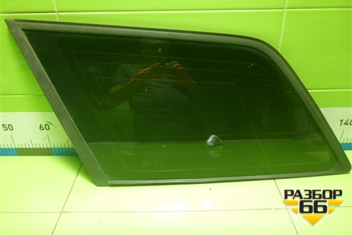 Стекло глухое левое (универсал) для Audi A4 (В6) с 2000-2006г (А4)