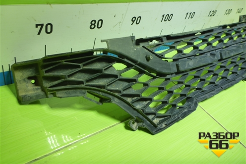 Решетка в передний бампер центральная (Cross) (8450031001) для VAZ Vesta/Веста с 2015г